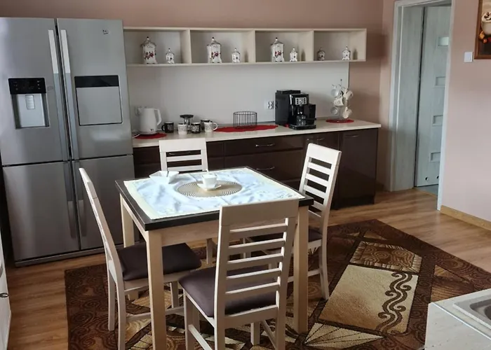 Dom Nad Sopotnia بيت للعطل